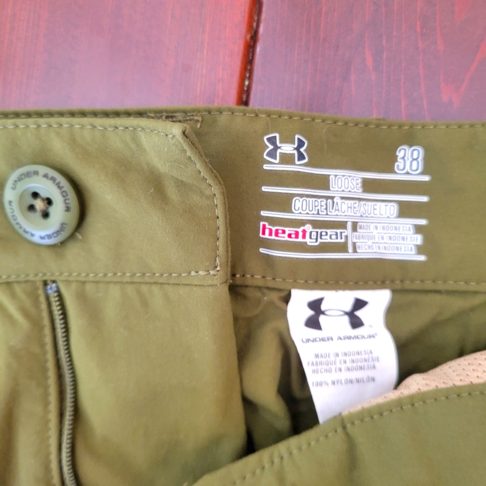 Mens under Armour golf short